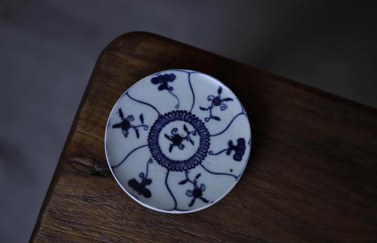 清代青花瓷器灵芝碗图