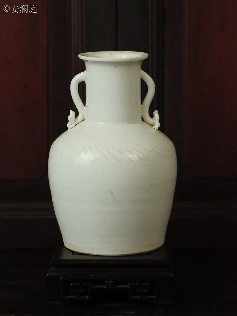 哪个朝代出乳白色瓷器