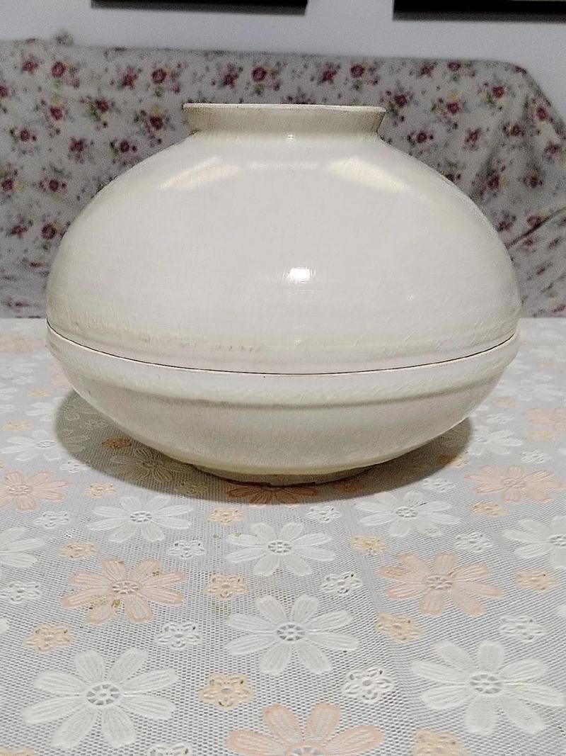 哪个朝代出乳白色瓷器