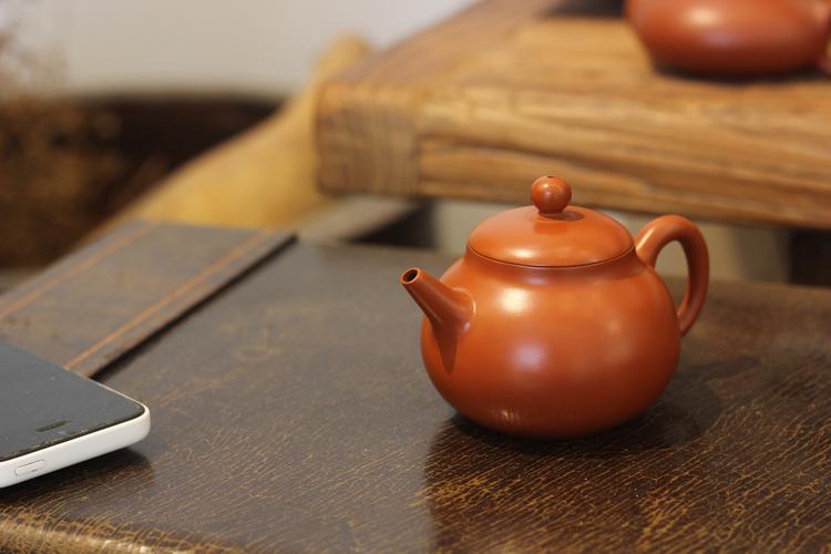 宜兴壶缘斋手拉紫砂壶