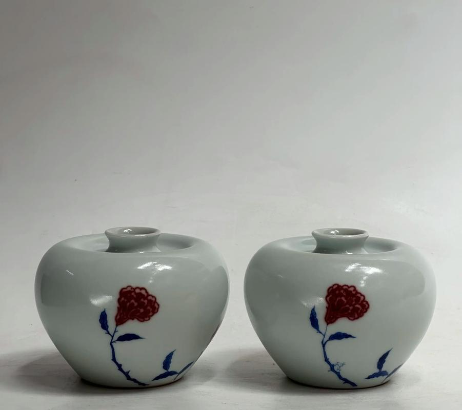 青花釉里红瓷器苹果樽