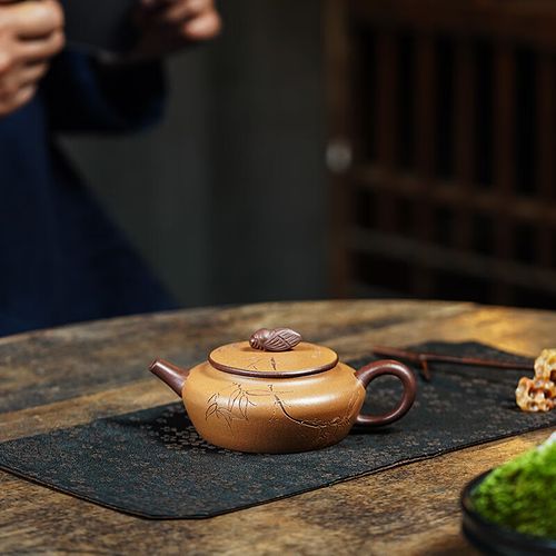 知足常乐紫砂壶的外形