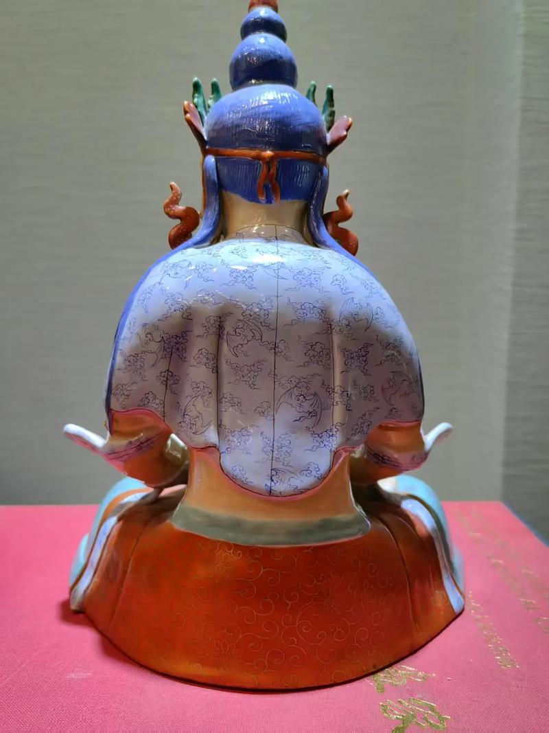 乾隆釉上彩瓷器郑板桥