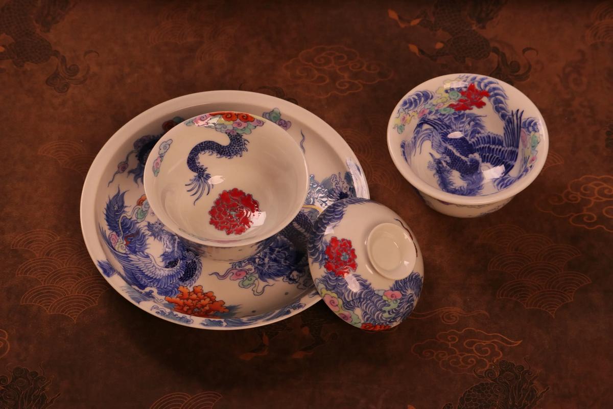 江西京德镇瓷器龙凤碗