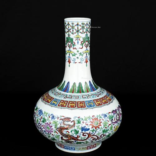 康熙斗彩龙纹梅瓶瓷器