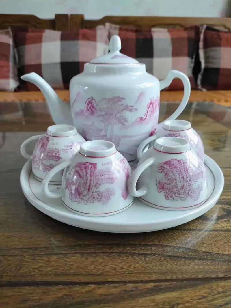 现代胭脂红瓷器的价格