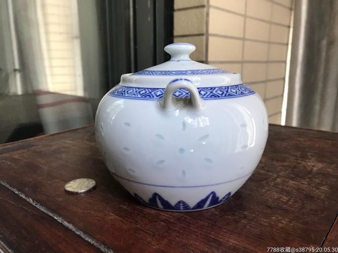 80年代玲珑瓷器茶壶