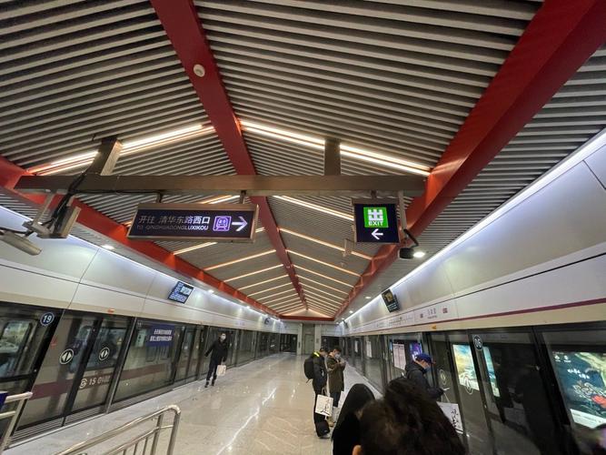 成都地铁5号线肖家河站