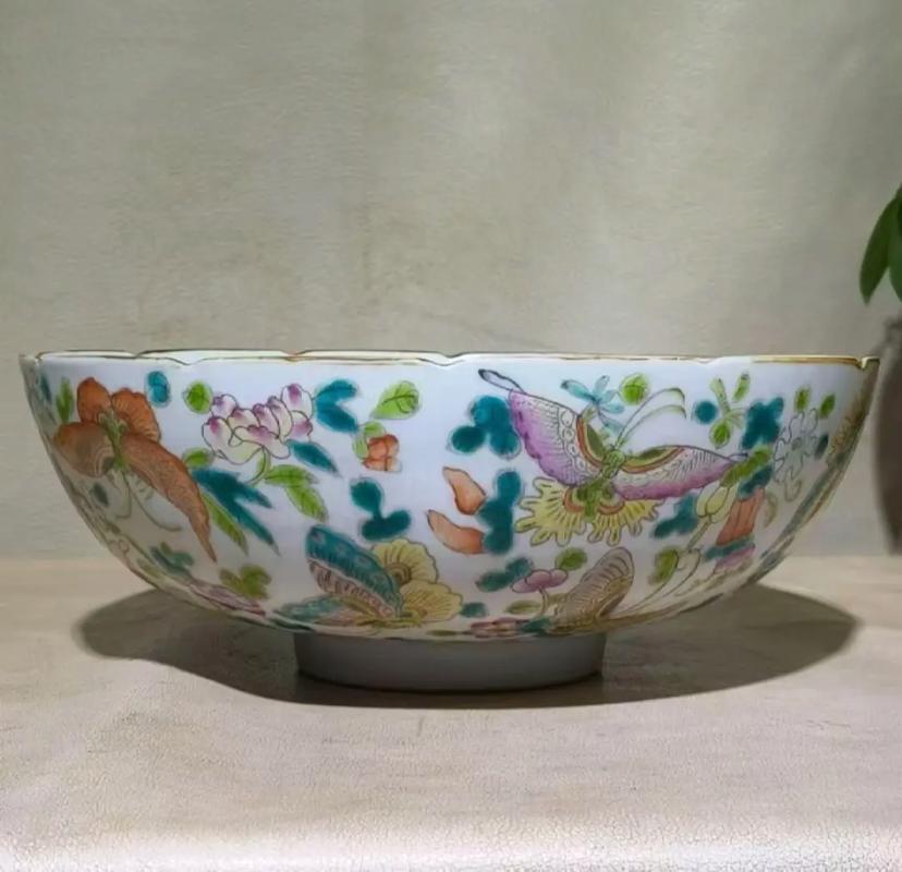 明清粉彩瓷器饭碗图片