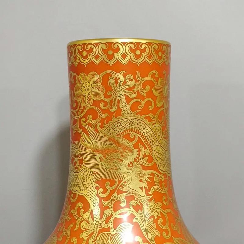 珊瑚红釉描金瓷器乾隆