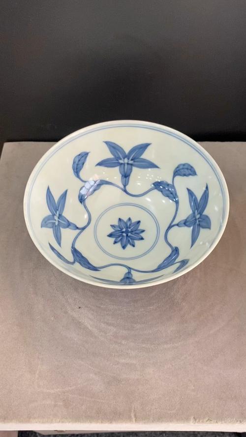 大明成化瓷器小碗图片