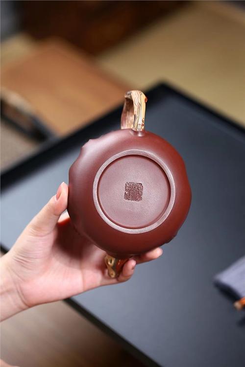 紫砂壶底落款大清贡品