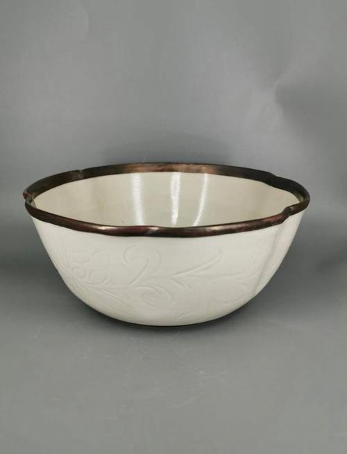 宋代定窑土定瓷器价格