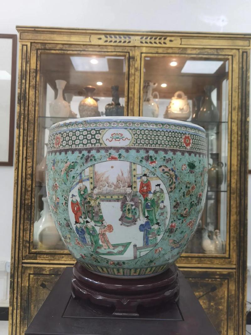 清代民窖大件瓷器鱼缸