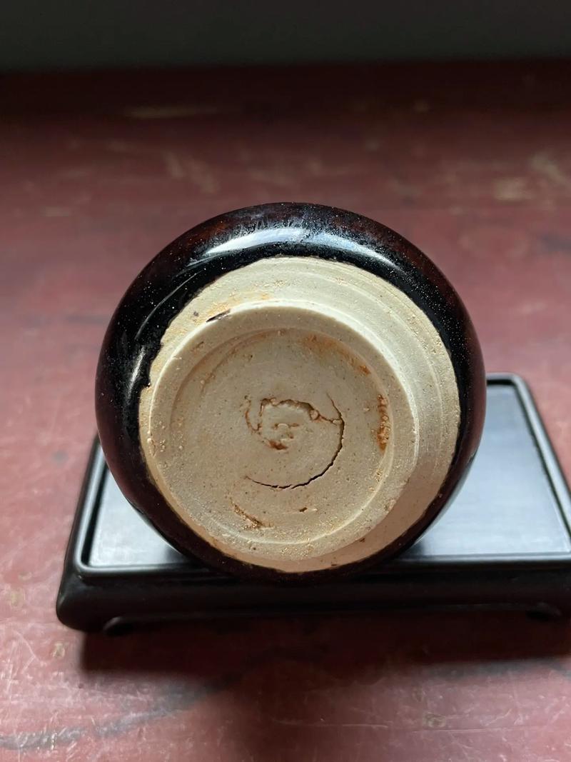 酱釉瓷器如何鉴别年代