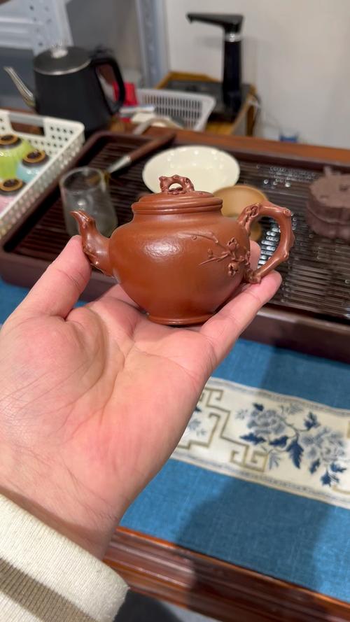 李碧芳报春紫砂壶图片