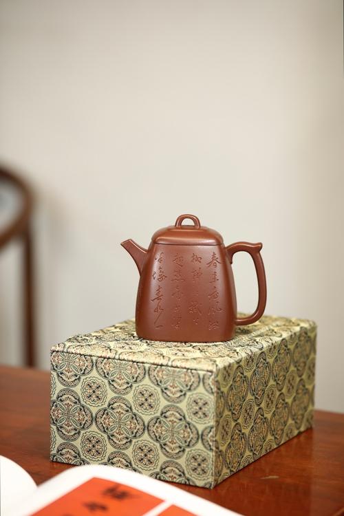 王余平紫砂壶个人介绍