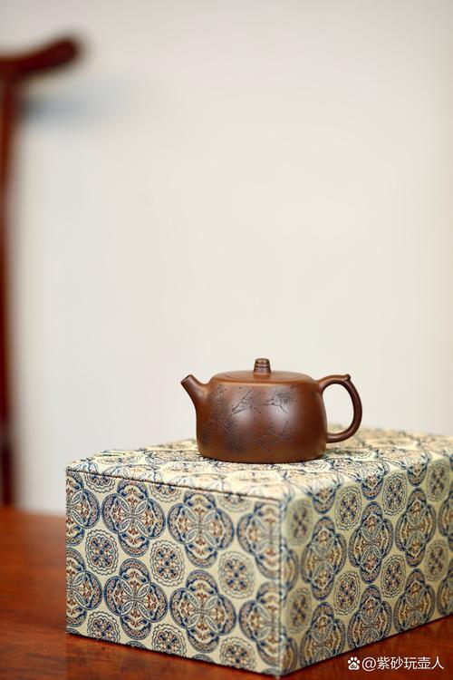 紫砂壶成丽云简历照片