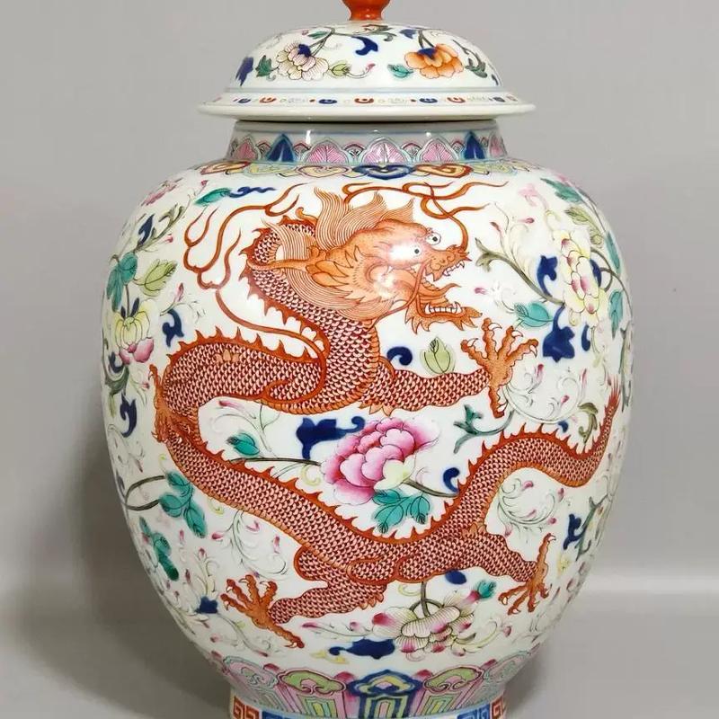 嘉庆粉彩瓷器绘画特点