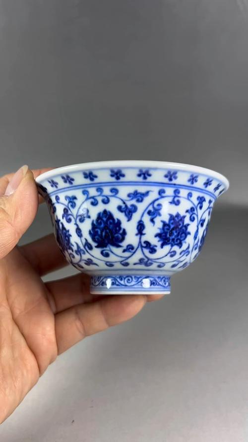 永乐年制青花瓷器茶杯