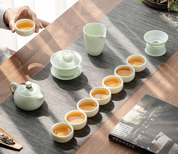 陶器和瓷器哪个泡茶好