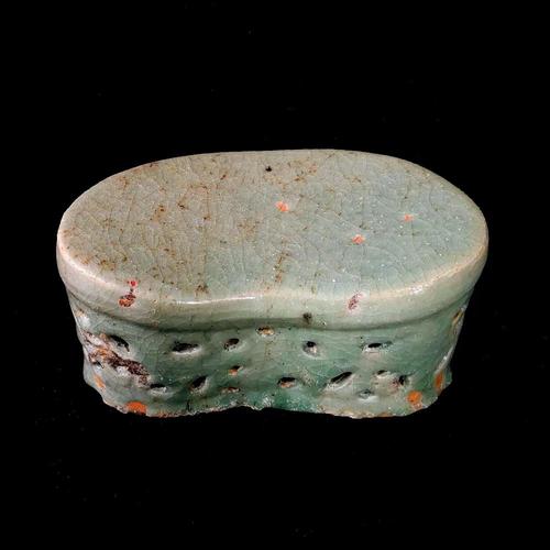 古代瓷器枕头有个小洞