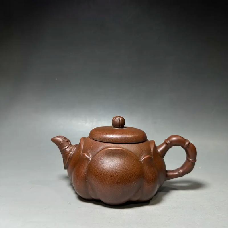 民国时期的荷花紫砂壶