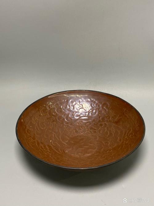 宋代定窑紫釉瓷器图片