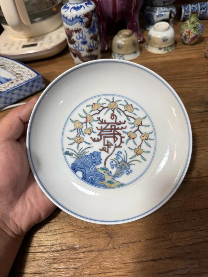 雍正年制斗彩瓷器特征