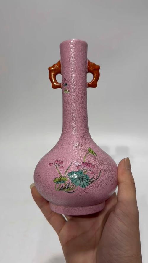 乾隆粉彩轧道瓷器款识