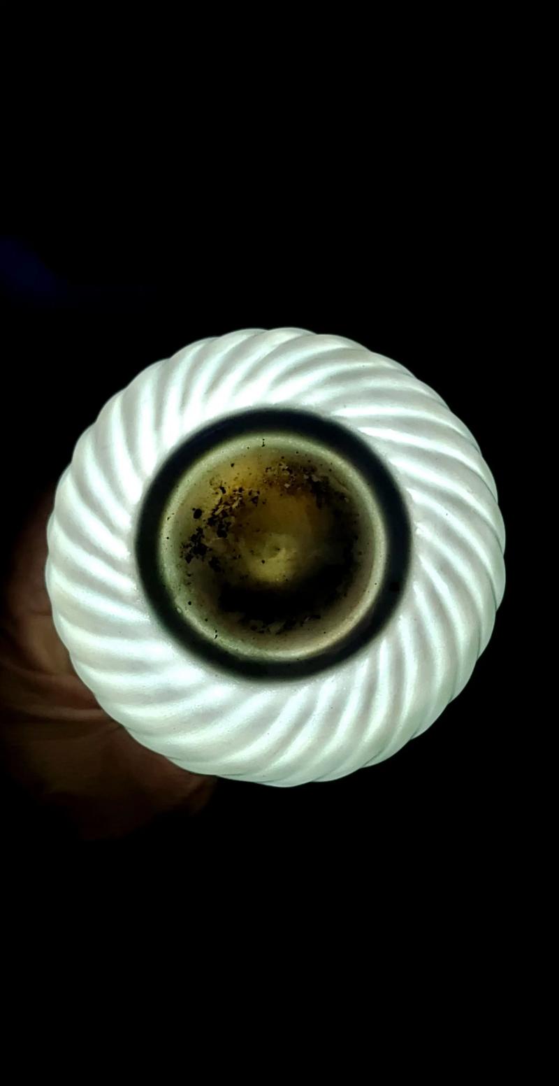 南宋湖田窑瓷器的气泡