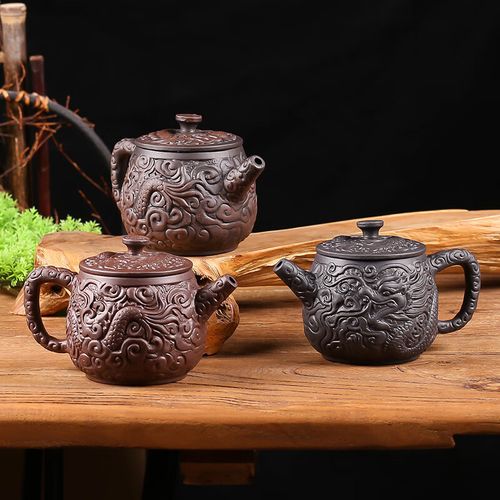 鸳鸯戏水图案的紫砂壶