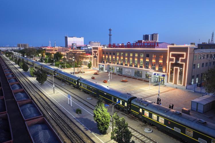 乌兰察布到北京的火车