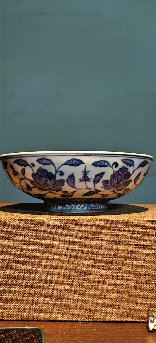 明代宣德青花瓷器大碗