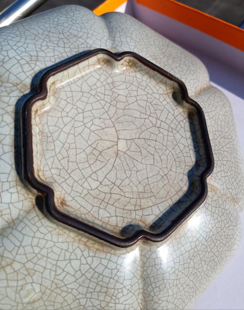 民国仿哥窑瓷器底部图