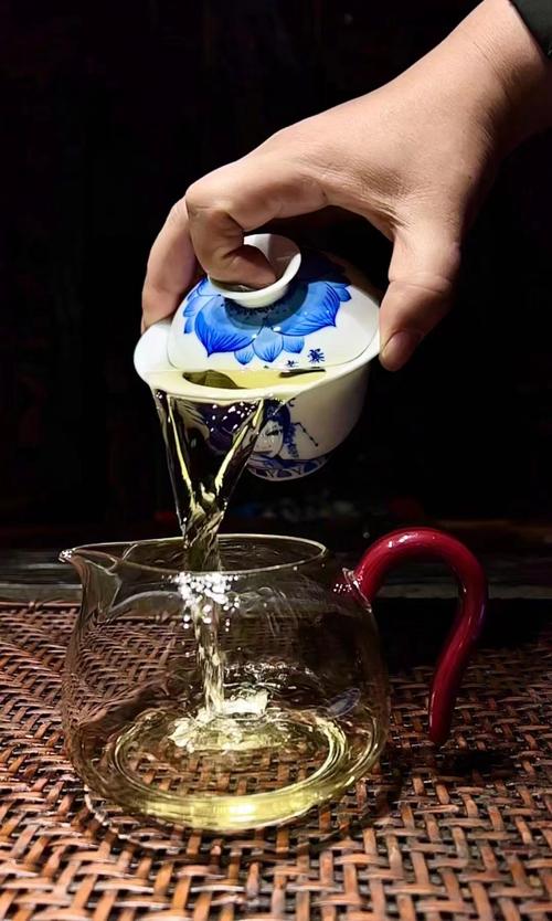 紫砂壶泡茶倒茶叶麻烦