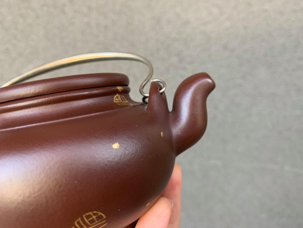 80年描金紫砂壶图片