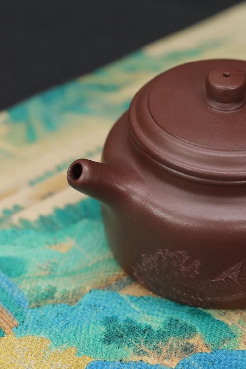 紫砂壶倒入沸水烫手不