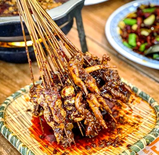 成都154路公交车美食