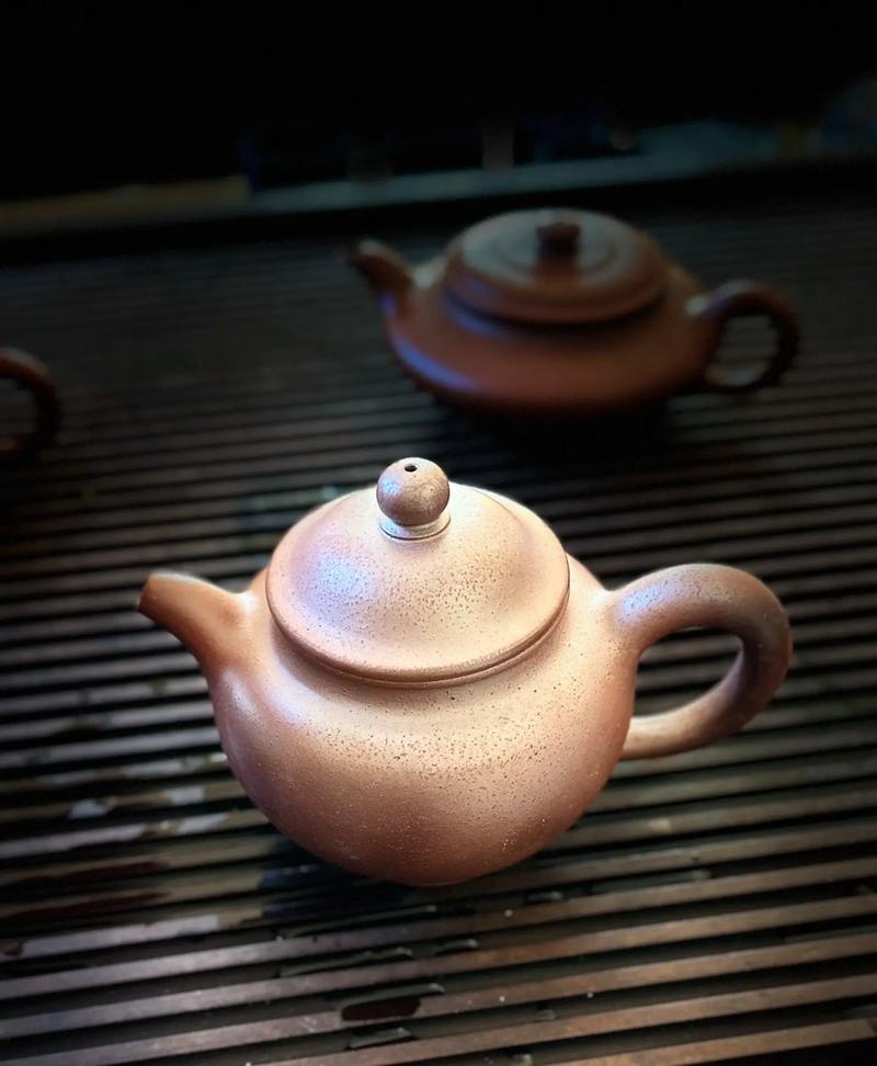 古龙窑烧制紫砂壶图片