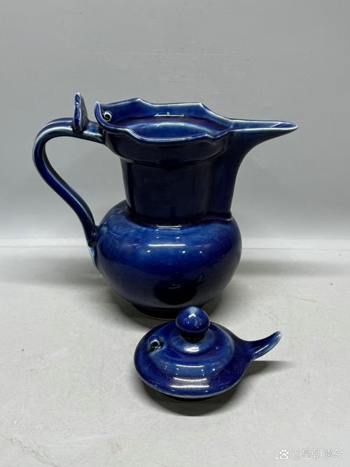 明代zhen帽壶瓷器