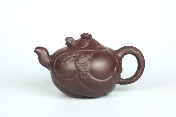 宜兴紫砂壶大师周小兔