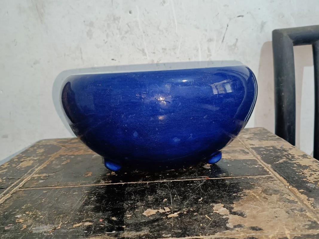 清代蓝釉香炉瓷器图片