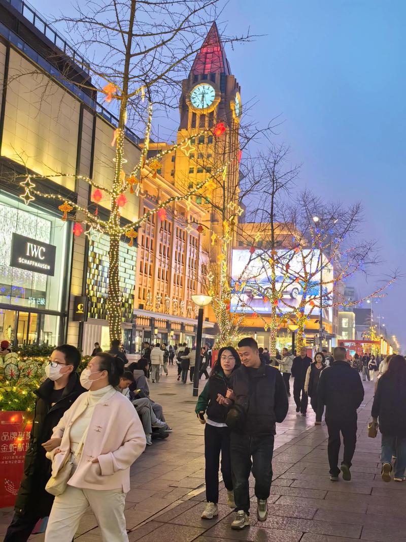 成都王府井百货营业时间