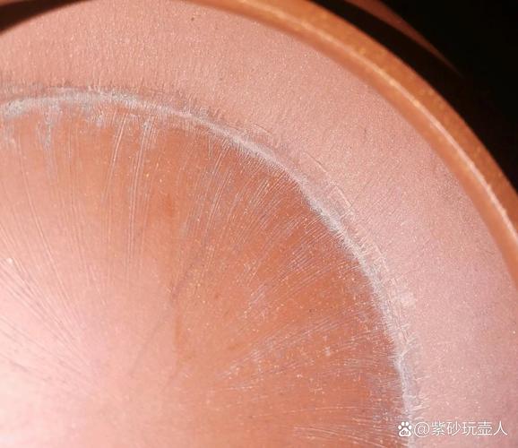 识别补过裂缝的紫砂壶