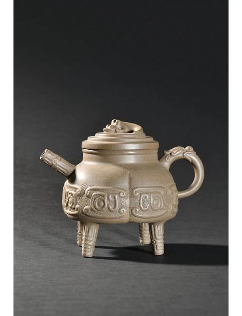 中国紫砂壶大师冯桂林