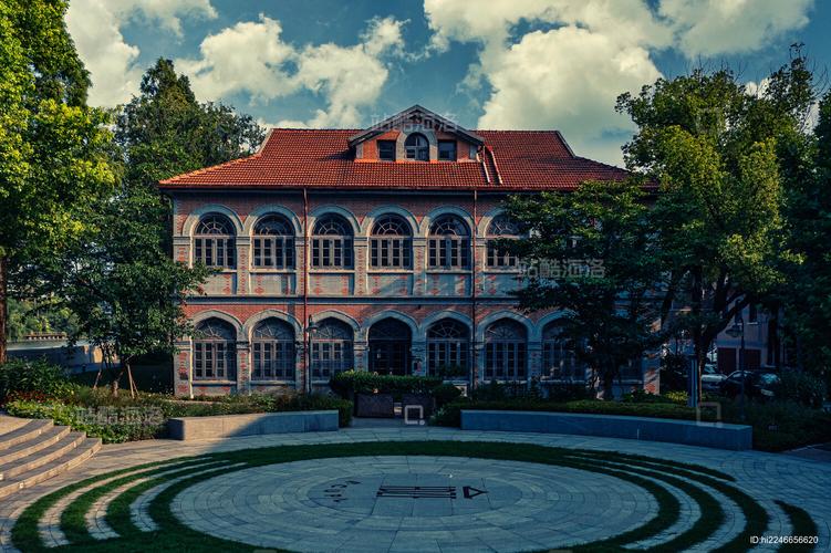 上海长宁区有哪些大学