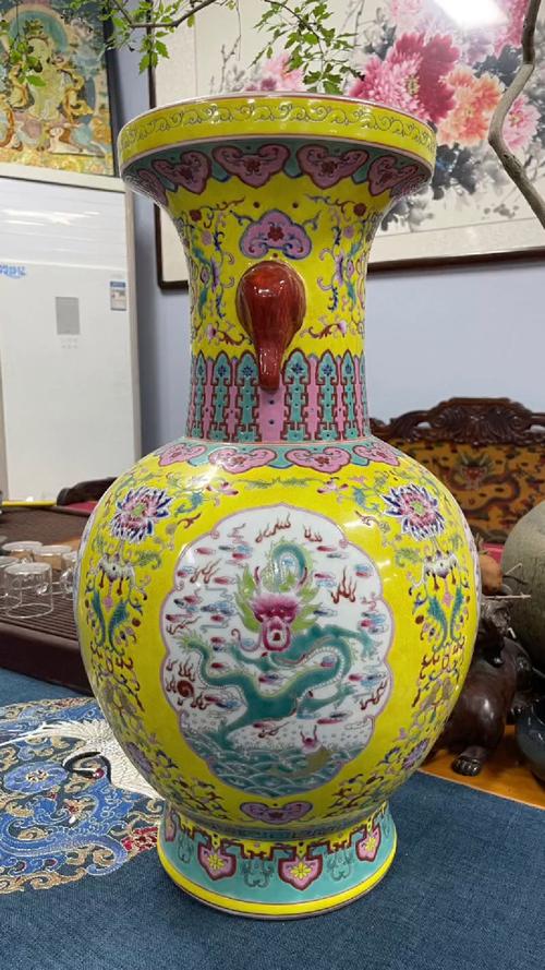 清代瓷器成的三足鼎立