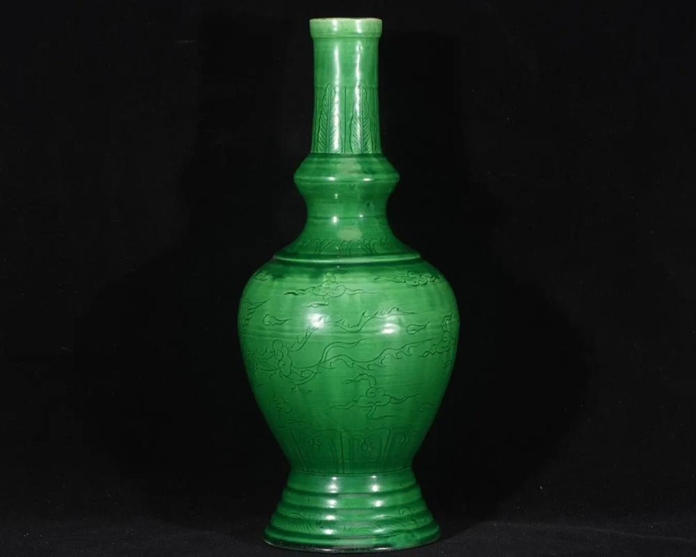 元代孔雀绿釉瓷器图片