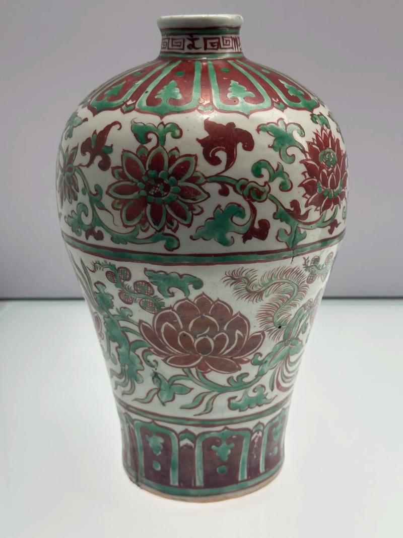 国家博物馆红绿彩瓷器